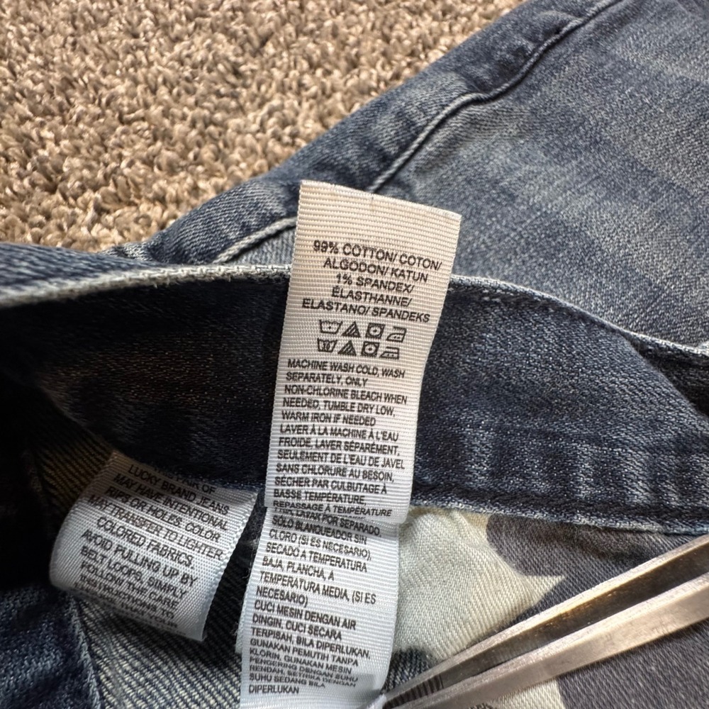 Lucky Brand 221 Original Straight Mens 40x30 Blue Denim Stretch Jeans - Picture 7 of 11